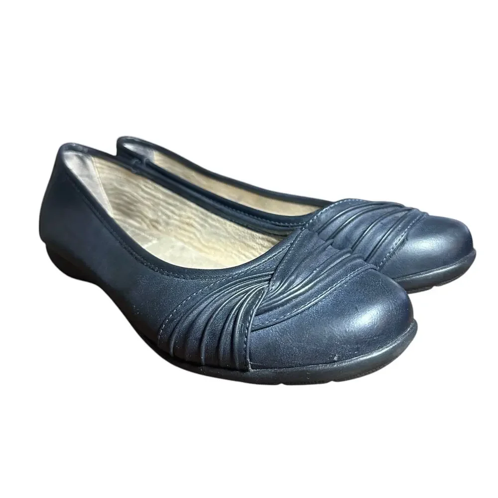 White Mountain Black Leather Flats Size 8.5 Slip On Comfort